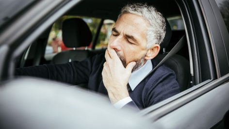 تحقیق در مورد بررسی رفتارهای متقابل در رانندگی با حالت خواب‌ آلودگی