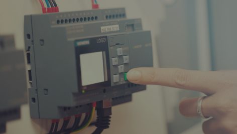 با سحافایل در خدمت شما هستیم برای بررسی تحقیق در مورد ادوات ورودی و خروجی يک كنترل كننده قابل برنامه ريزی PLC که در 20 صفحه به همراه فهرست، کامل و جامع در خدمت شماست