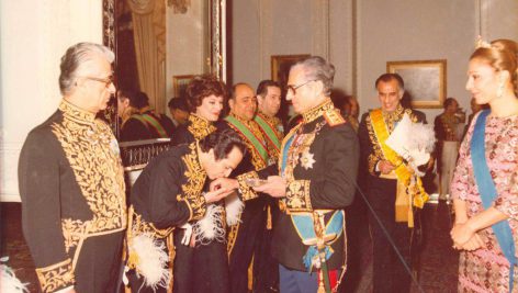 گذشته و حال جمشيد آموزگار