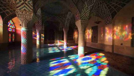تحقیق در مورد تجلی وحدت و كثرت در هنر اسلامی